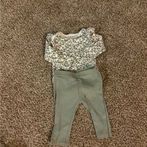 Jessica Simpson Green and White Kids Matching Set